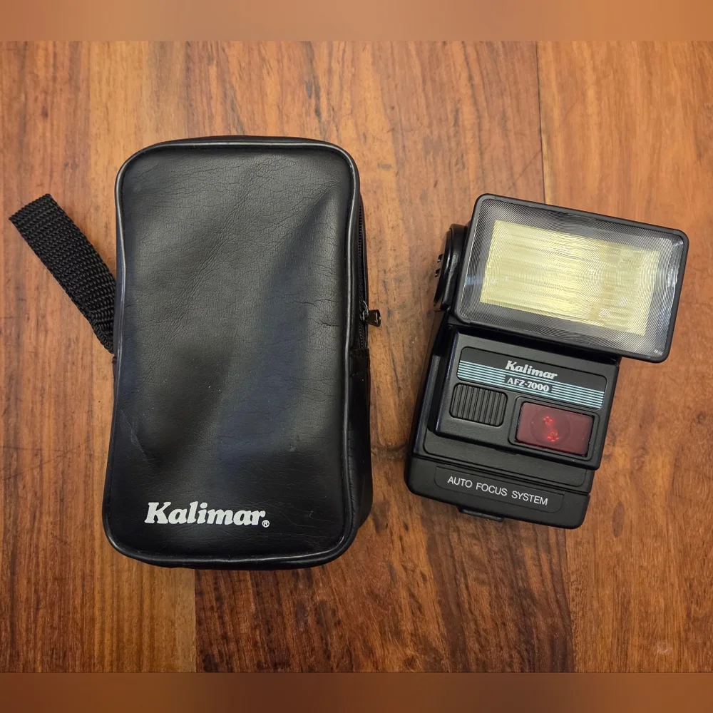 Kalimar AFZ-7000 Auto Focus System Camera Flash Unit With Black Zip Up Bag